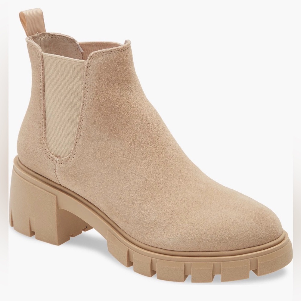Steve Madden Howler chelsea boots in Taupe size 6.5